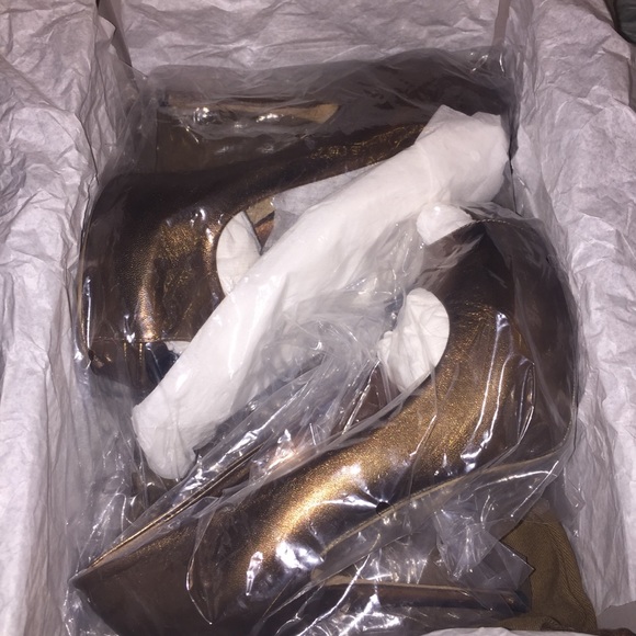 Gucci peeps toes heels 💯% Authentic Bronze Color - Picture 3 of 5